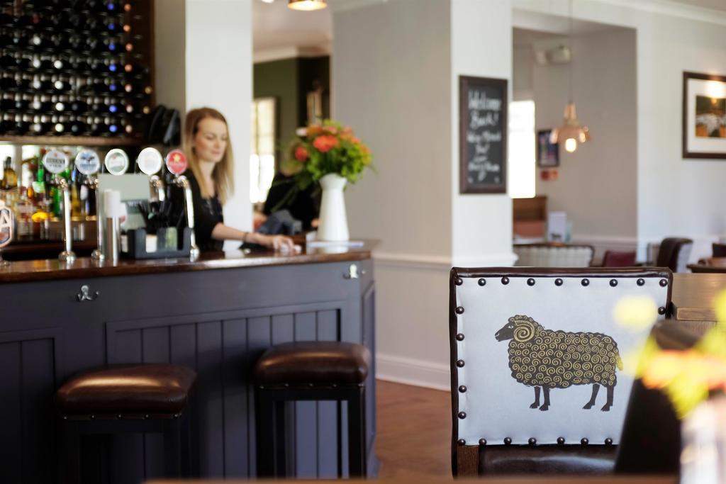 Hotel The Fleece Witney Exterior foto